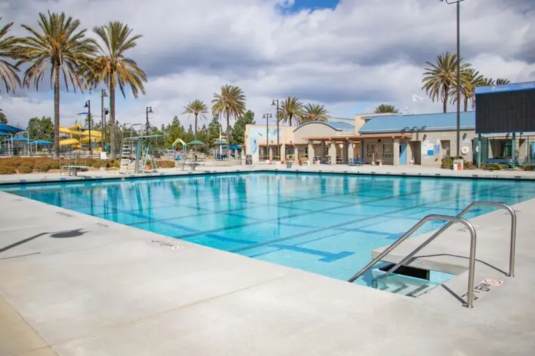 Pool 768x512
