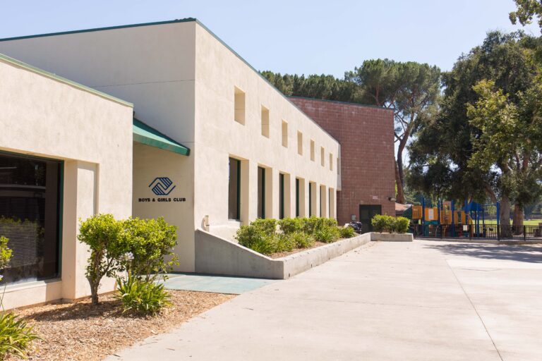 newhall park 35499556120 o 1 768x512