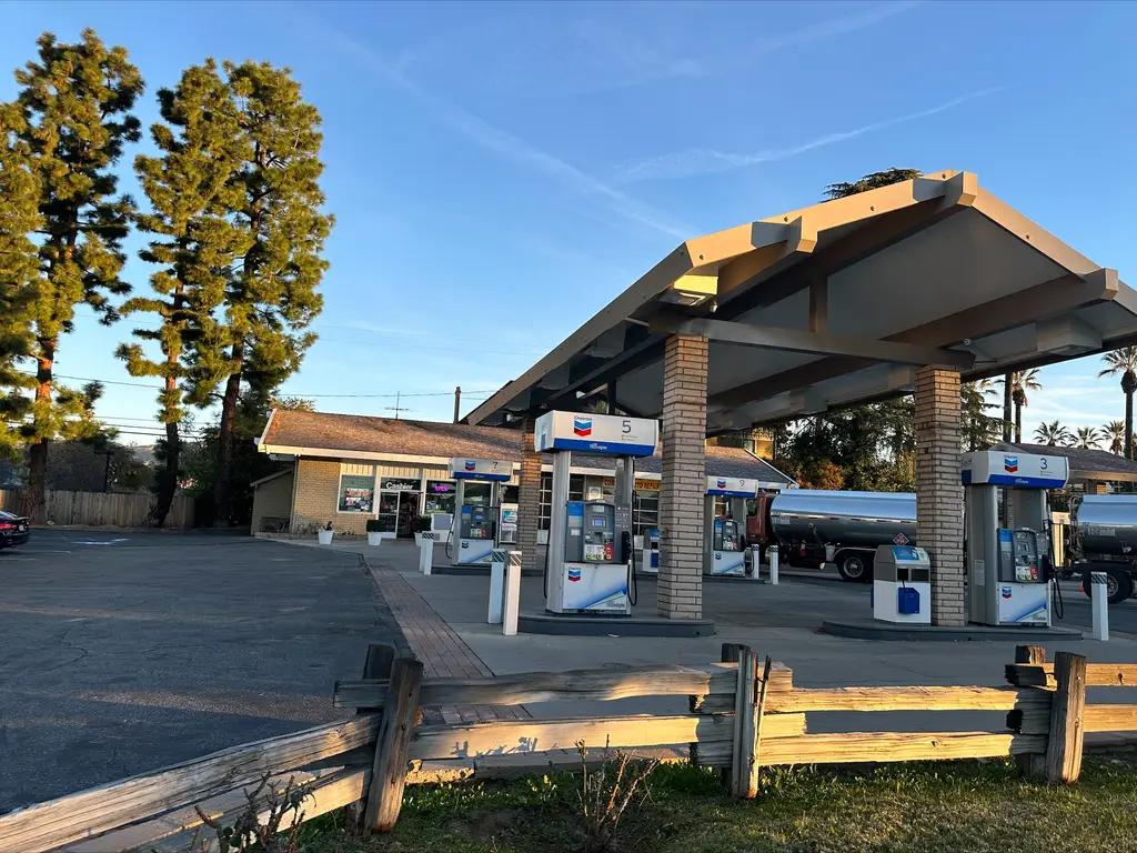 Chevron San Dimas 02
