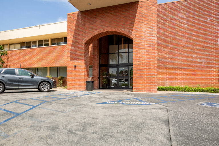 UNIVERSAL008 768x512