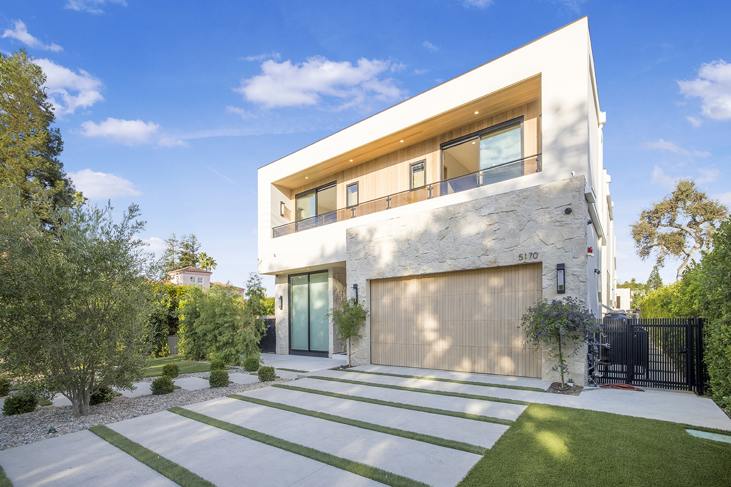 Amestoy Modern 6