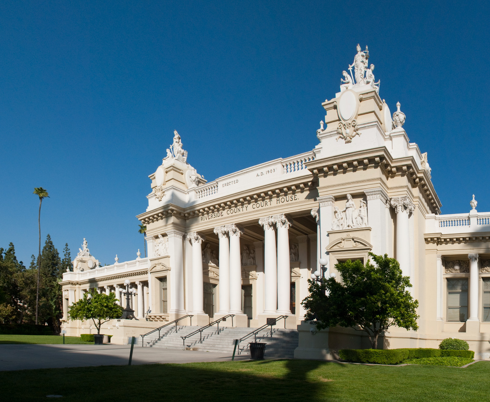 Courhouse2